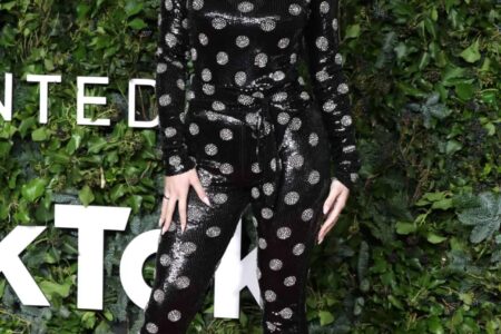 Hailee Steinfeld Stuns In A Chic H&M Outfit at 2021 Fashion Awards