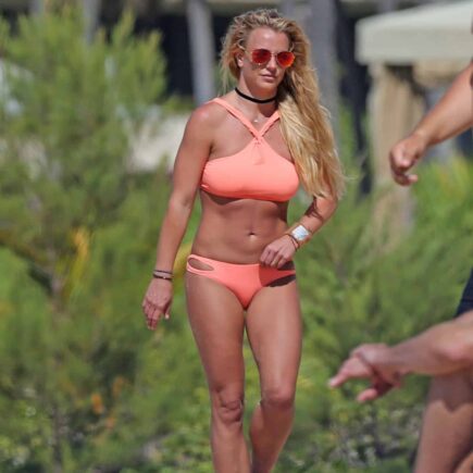 Britney Spears Looks Incredible in a Pastel Orange Bikini in Hawaii