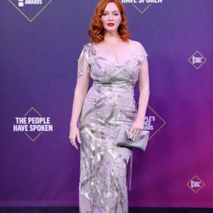 Christina Hendricks Wowed All In Marchesa Dress At The 46th People’s Choice Awards