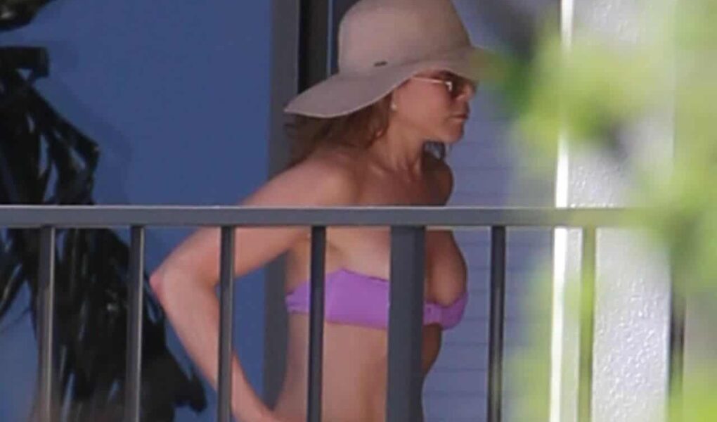 Jennifer Aniston Wears a Tiny Bikini During a Break from Filming in Hawaii