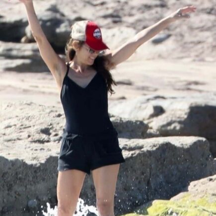 Marisa Tomei Looked Hot in a Black Outfit on the Beach in Cabo San Lucas