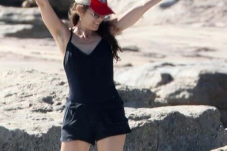 Marisa Tomei Looked Hot in a Black Outfit on the Beach in Cabo San Lucas