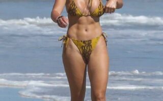 Sofia Richie Shows Off Her Incredible Figure in a Yellow Bikini