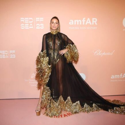 Kate Beckinsale Serves Gold and Black Elegance at amfAR Gala Venezia