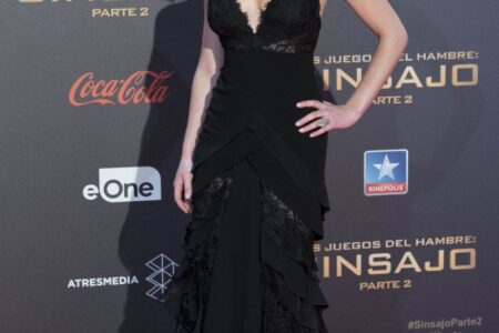 Jennifer Lawrence in Black Lace Gown at “Hunger Games” Madrid Premiere
