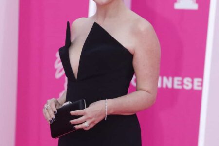 Sarah Michelle Gellar Accepts Icon Award in Sleek Christian Siriano Dress