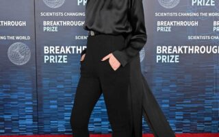 Gal Gadot Shines at the 2023 Breakthrough Prize Ceremony