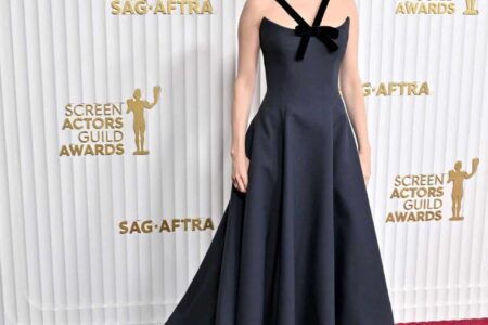 Michelle Williams Posing in Black Dior Dress at SAG Awards 2023