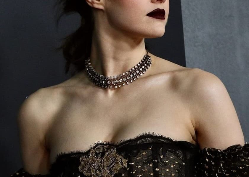 Mayfair Witches’ Alexandra Daddario Looks Stylish in Black at the Premiere
