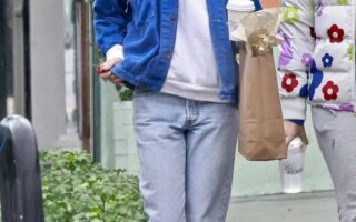 Kristen Stewart Sported a Casual Look while Out with a Friend in Shopping