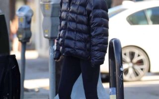 Lisa Rinna Sported a Casual Outfit During her Morning Keep-fit Session