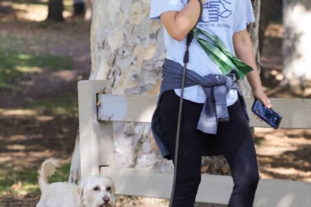 Natalie Portman had the Relaxing Day with her Dog Penny in the Park