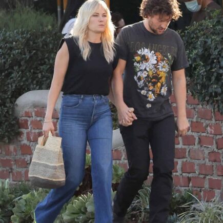 Malin Akerman Holding Hands with her Husband During Shopping in Los Feliz