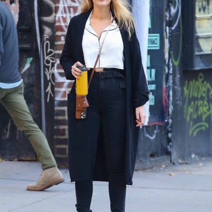 Blake Lively Looked Fantastic as she Walked with a Co-worker in New York