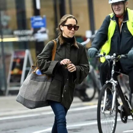 Emilia Clarke Doing Some Shopping and Enjoys a Morning Stroll out in London