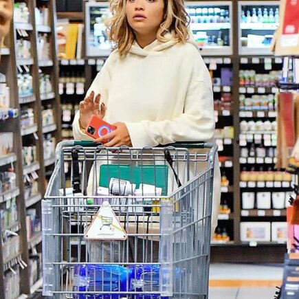 Rita Ora Grocery Shopping at the Erewhon Market in LA