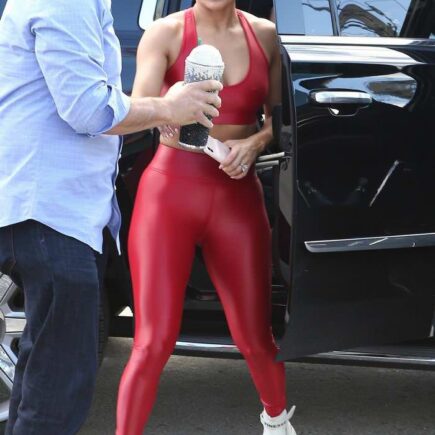 Jennifer Lopez Arriving to a Gym in Miami