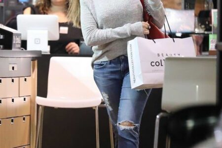 Sofia Vergara Rocks a Casual Look as She Shopping at Beauty Collection in West Hollywood