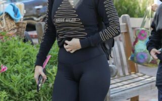 Kourtney Kardashian Black Sporty Chic Look Near Calabasas Farmer’s Market