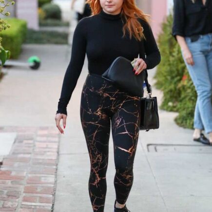 Ariel Winter in Spandex Leaving Nine Zero One Salon