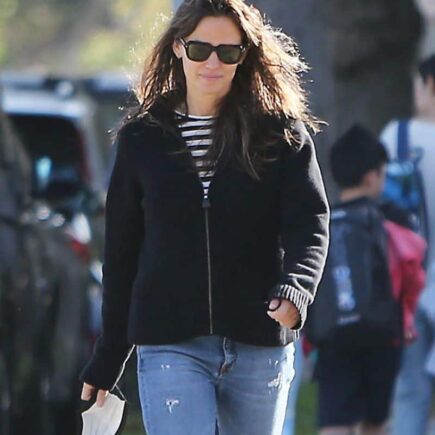 Jennifer Garner Looked Ravishing as she Headed Back from Samuel’s School