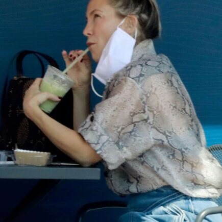 Kate Hudson Stopped for a Drink at a Nearby Cafe in the Pacific Palisades