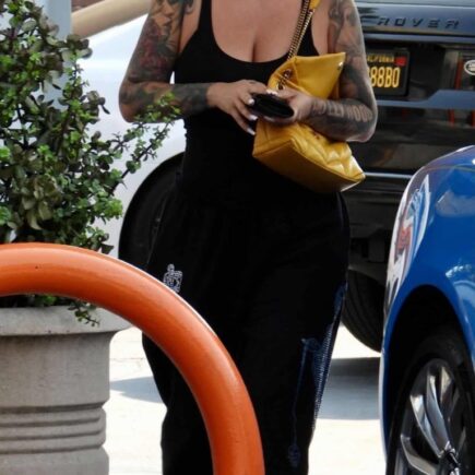 Amber Rose Pumps Gas at a West Hollywood Station