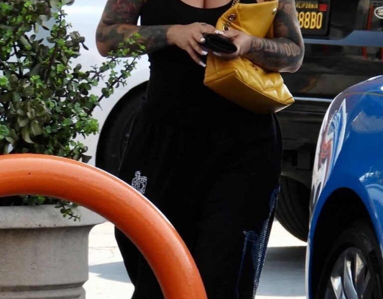 Amber Rose Pumps Gas at a West Hollywood Station