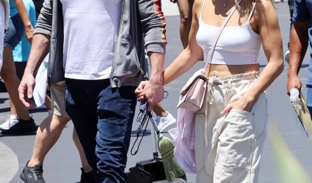 Jennifer Lopez and Ben Affleck Enjoy a Day at Universal Parks