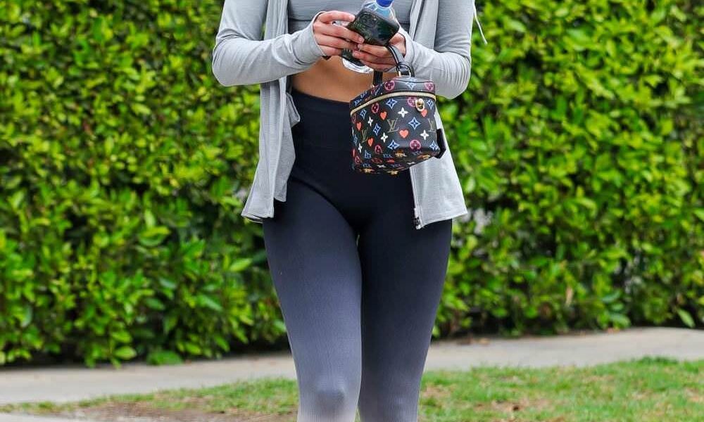Eiza Gonzalez Looks Chic in Workout Outfit in West Hollywood