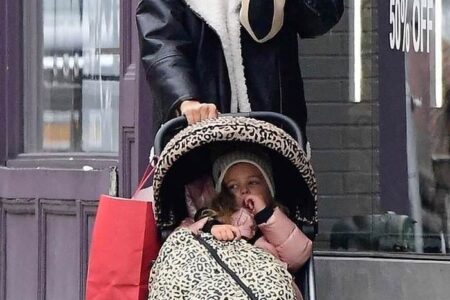 Irina Shayk Looks Chic While Stroll in New York with her Daughter Lea