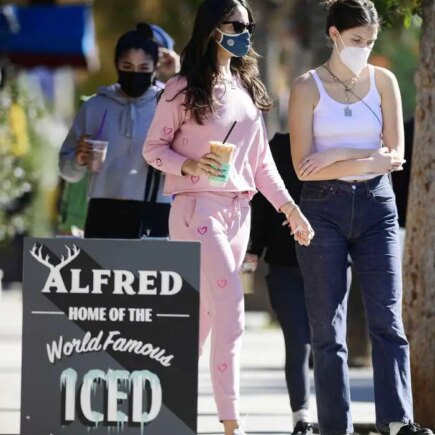 Eiza Gonzalez Looked Cute as She Went for a Coffee in a Pink Sweatsuit