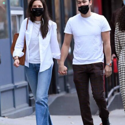 Katie Holmes Sports a Casual Look while on a Walk with Emilio Vitolo Jr. in NY