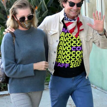 Rebecca Romijn and Jerry O’Connell Out to Stroll in Los Angeles