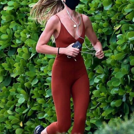 Candice Swanepoel in Skintight Workout Gear in Miami