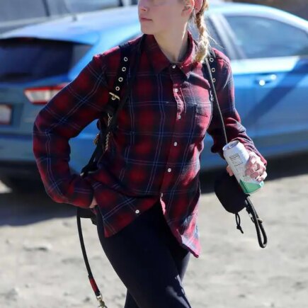 Amber Heard Went For A Hike In Los Angeles With A Friend