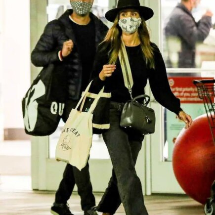 Jessica Alba and Cash Warren Shops for Halloween Costumes in West LA