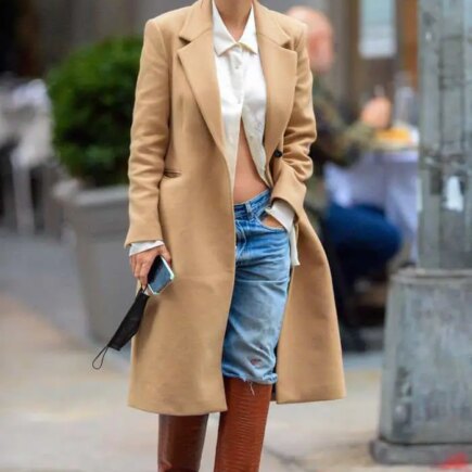 Emily Ratajkowski Exposes Baby Bump and Reveals She is 20 Weeks Pregnant