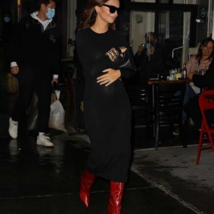 Emily Ratajkowski Steps Out in NY for the First Time Since Announcing Pregnancy