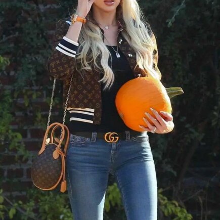 Christine Quinn Looking Chic as She Stops by a Pumpkin Patch in Hollywood