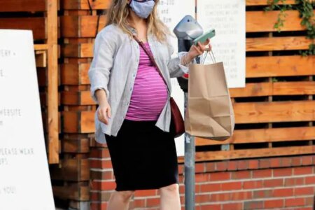 Rachel McAdams Shows Off Her Growing Baby Bump in Los Feliz