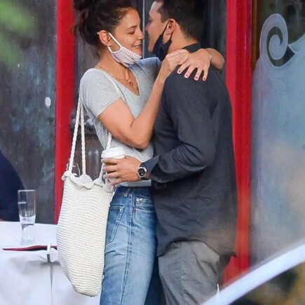 Katie Holmes Makes Out with her Boytoy in NYC