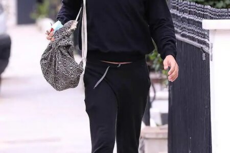 Damian Hurley in All-black Gear During a Walk in London