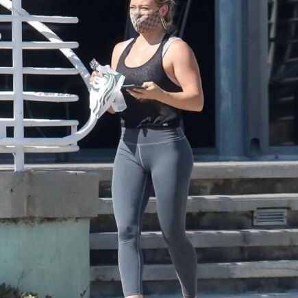 Hilary Duff Stops for a Pre-workout Drink at Starbucks in LA