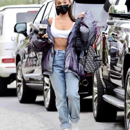 Ariana Grande Flashes her Toned Abs as she Arrives in the Recording Studio