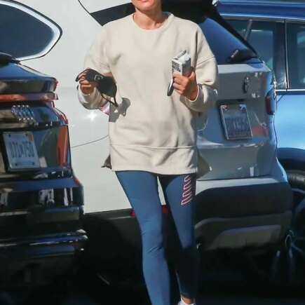 Diane Kruger Looks Fresh-faced During a Walk in the Park