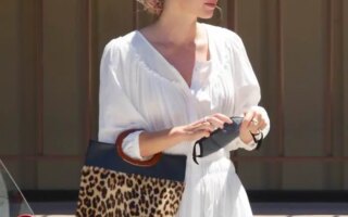 Annabelle Wallis Grabs Coffee-to-go While her BF Waits in the Car
