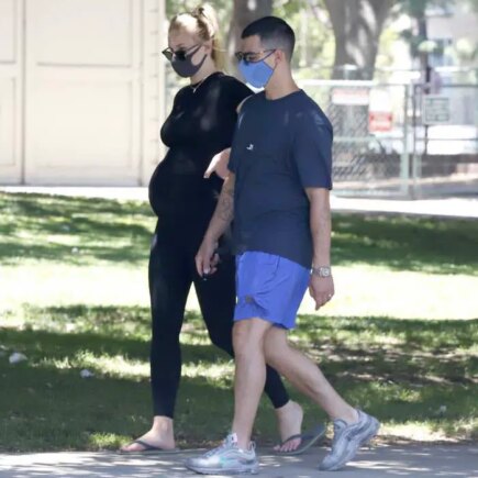 Sophie Turner Stepped Out for a Walk with Husband Joe Jonas