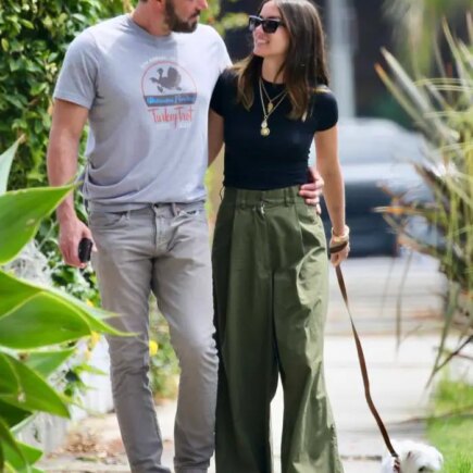 Ana de Armas and Ben Affleck Out on a Romantic Stroll