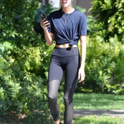 Devon Windsor Puts her Gym Figure on Display in Miami